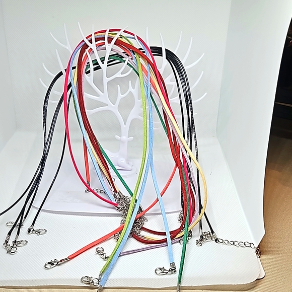 10 Necklace Coords. 5 Color Suede & 5 Black. - Picture 5 of 5